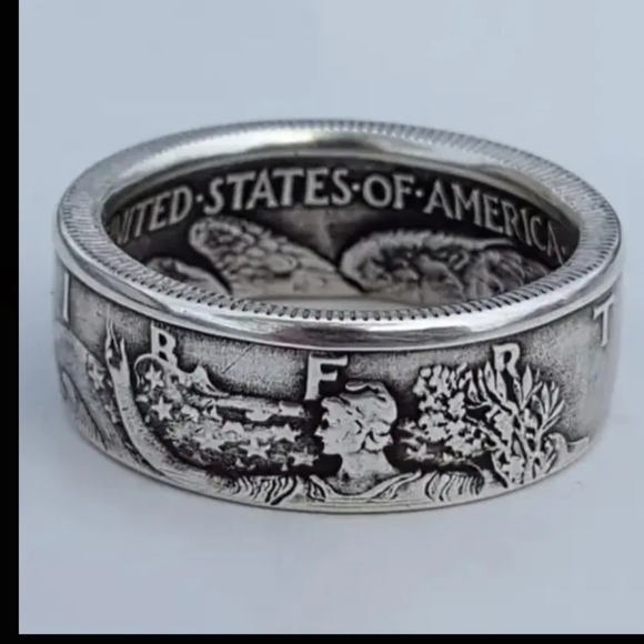 Unbranded Other - Fashion Ring